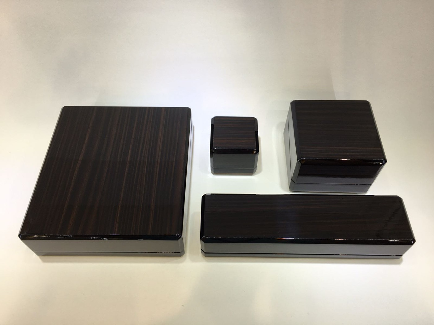 Ébène Lacquer — custom jewelry box series CN-203
